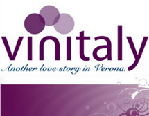 LA COMUNICAZIONE DEL VINO IN MANO A CHI NON LO PRODUCE: COSÌ CALANO I CONSUMI